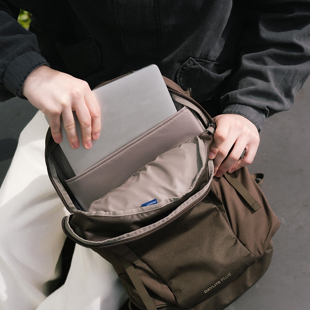 Daylite™ Plus Driftshade Backpack immagine della scheda dettagli.