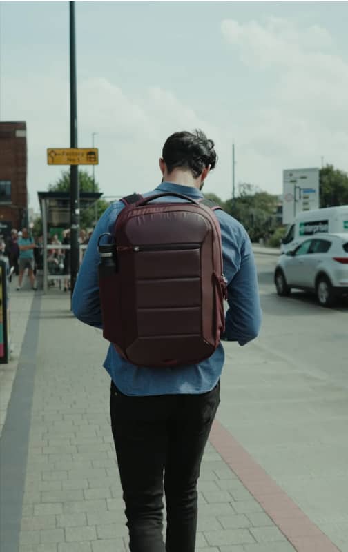 Mann mit Rucksack