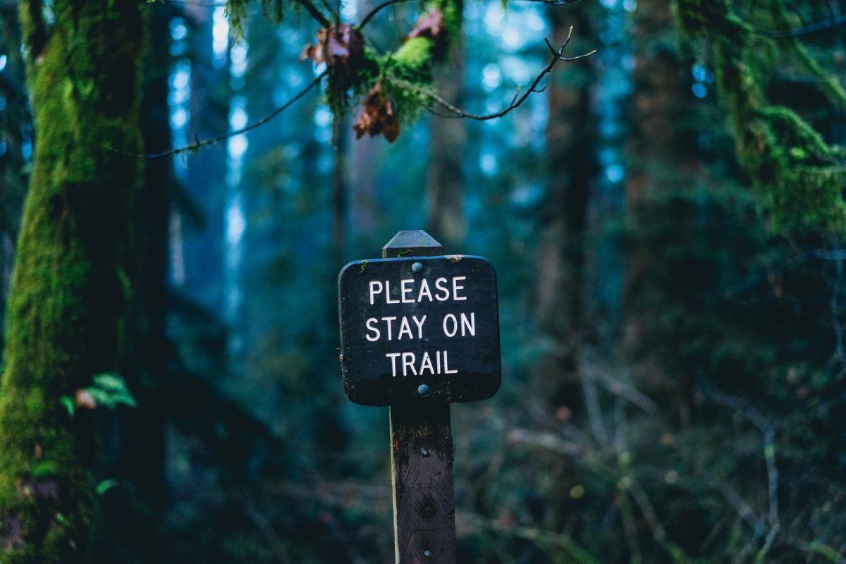 A sign that reads 