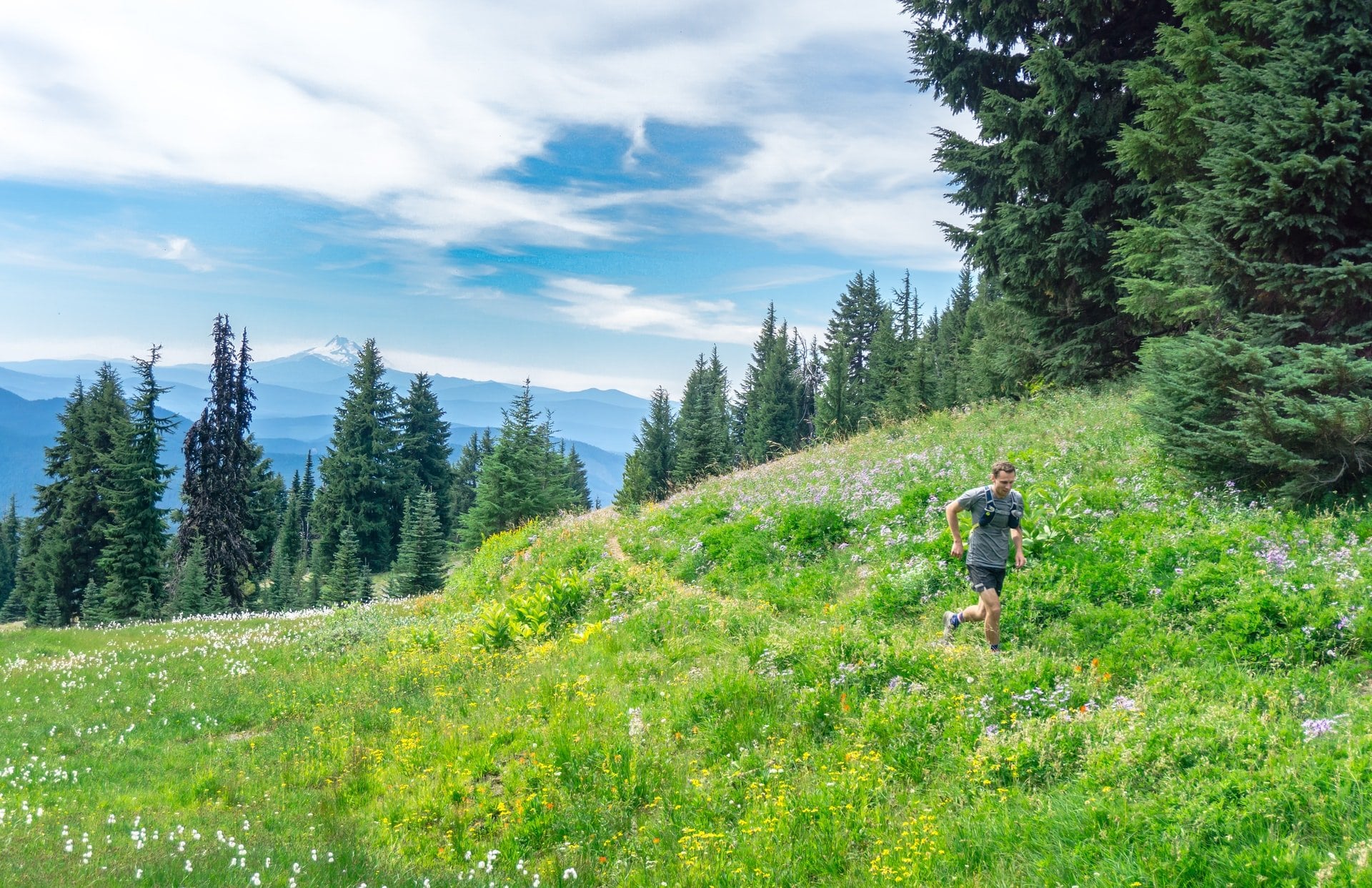 9 Incredibly Rewarding Trail Runs Across the United States