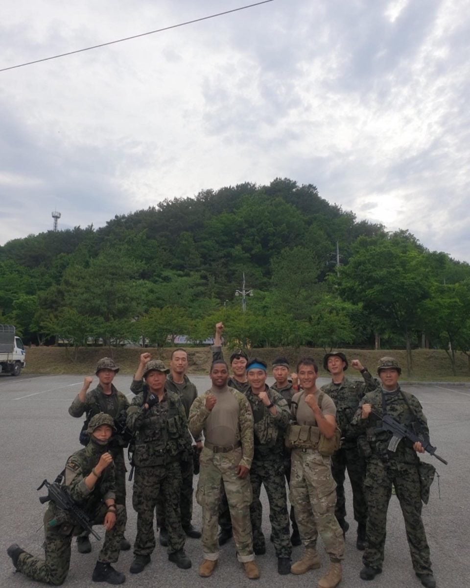 A group of military members standing together